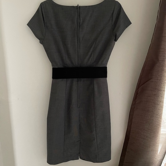 Short sleeve work dress - Picture 2 of 3